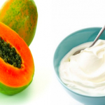 Macedonia de papaya y yogur natural